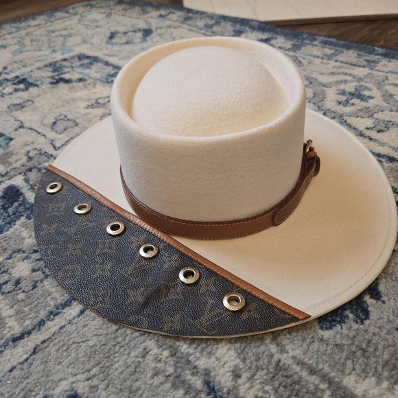 Luxury Cream and Brown Designer Hat - Picture 5 of 5